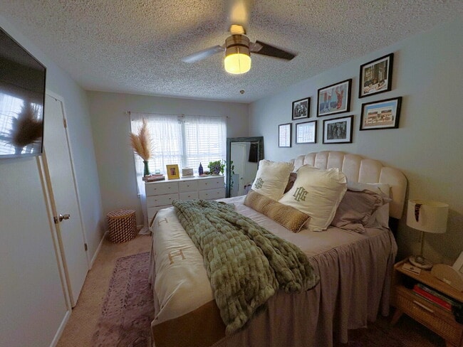 Building Photo - Stunning Home Located Near Rush Neighborho...