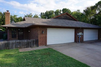 Building Photo - 785 Kingsgate Rd