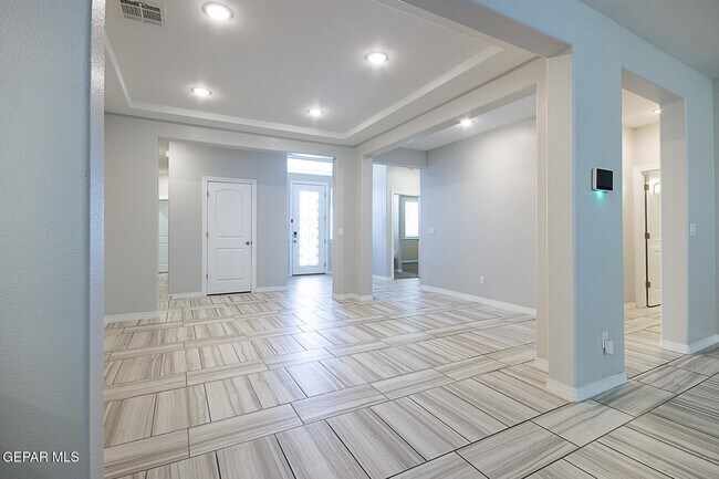 Building Photo - 2621 Mike Price Dr