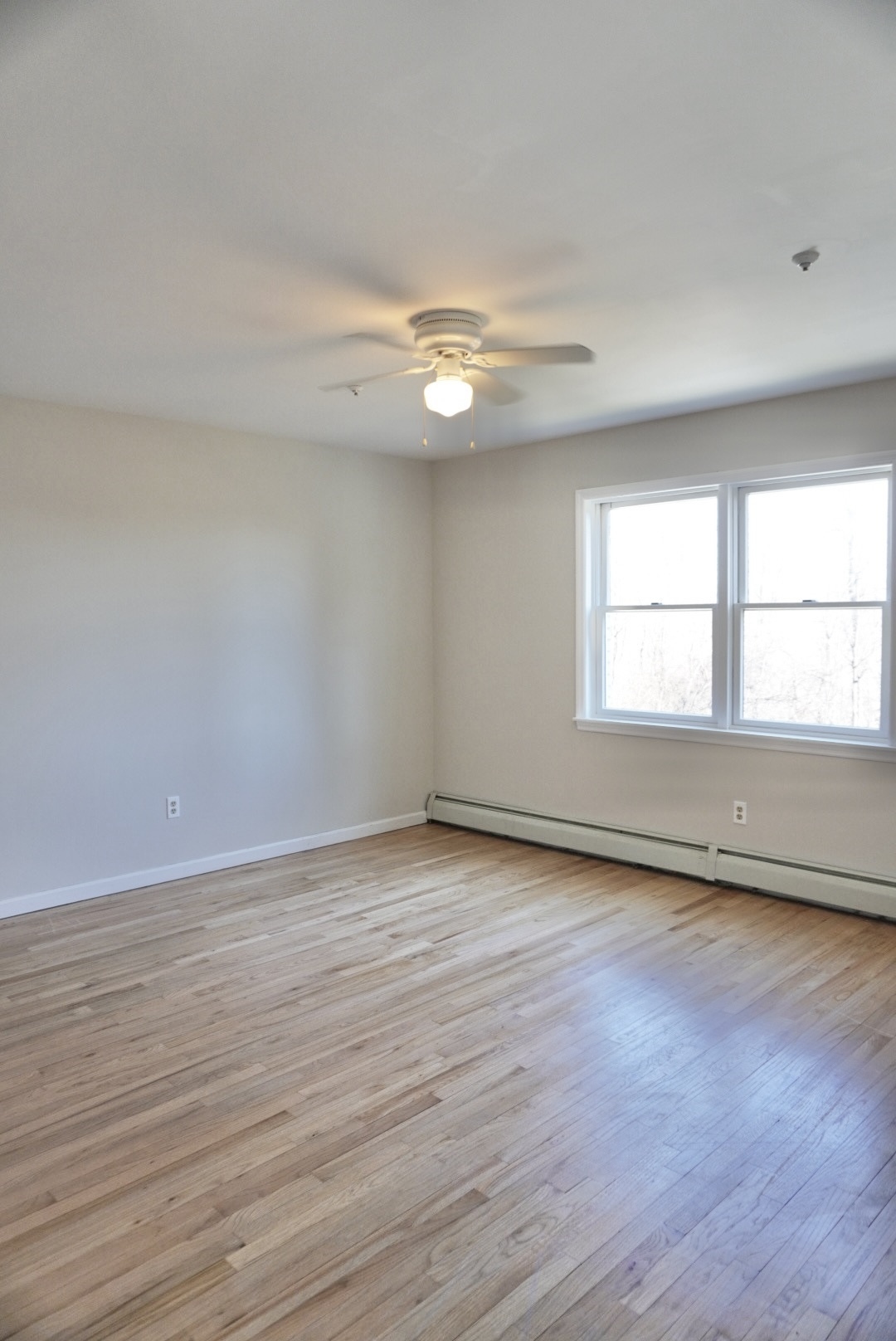 Building Photo - 166 Woodside Ave