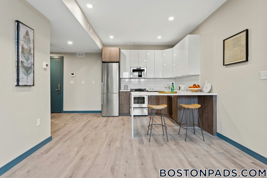 Building Photo - 1258 Massachusetts Ave