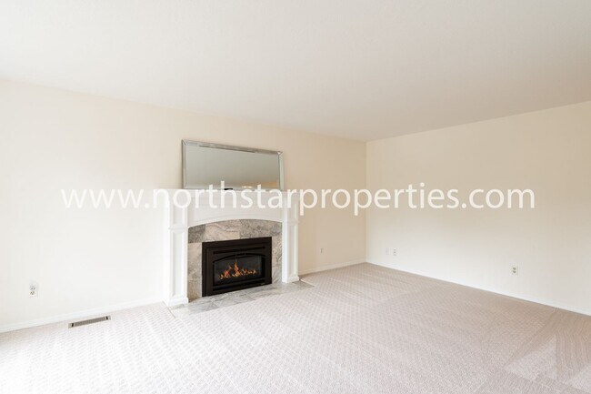 Building Photo - Impeccable Multnomah Village Bungalow