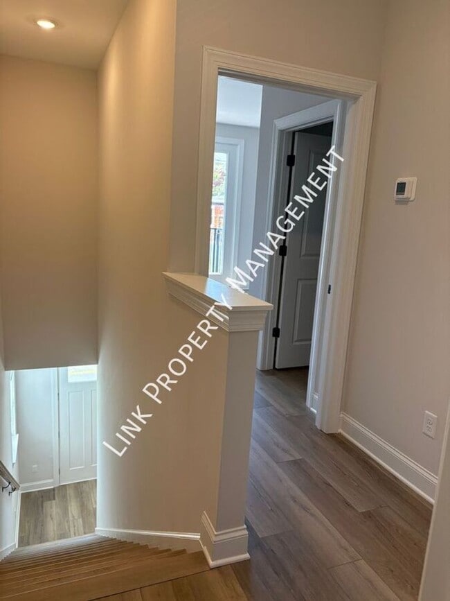 Building Photo - Brand New Townhome 3/3 Downtown near UTC a...