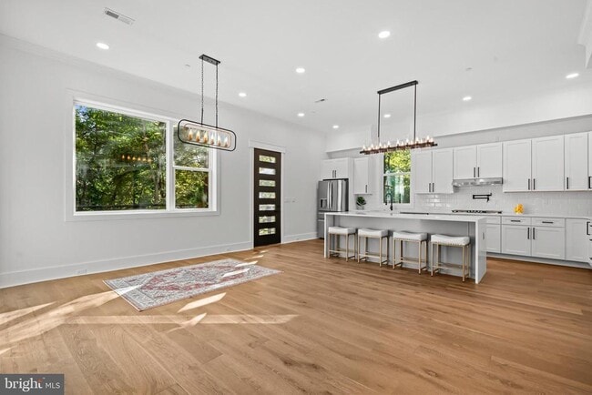 Building Photo - 811 Sligo Creek Pkwy
