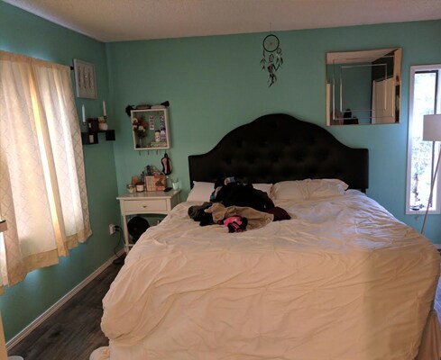 Building Photo - 1825 C Pl SE