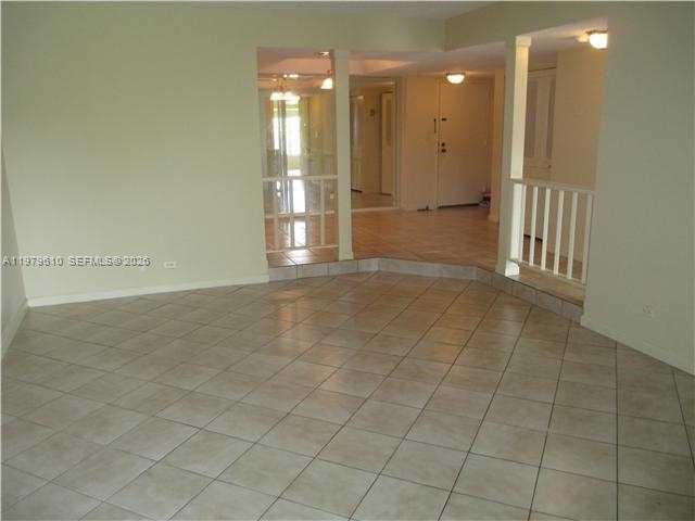 Building Photo - 3710 Inverrary Dr