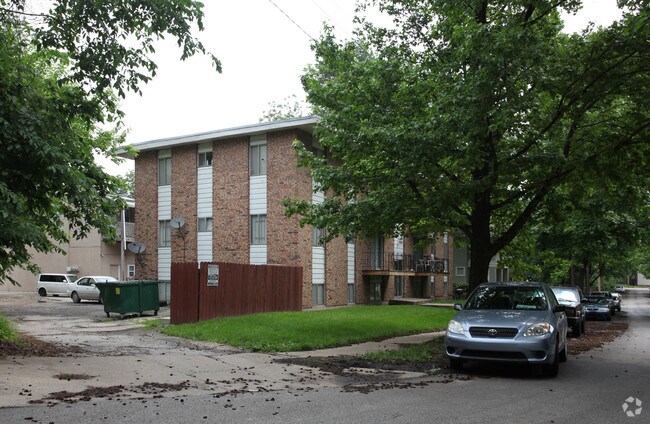 Building Photo - 1132 W 41ST TERRACE