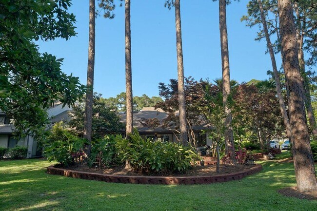 Building Photo - Bluewater Bay Townhome - 6 month lease Only