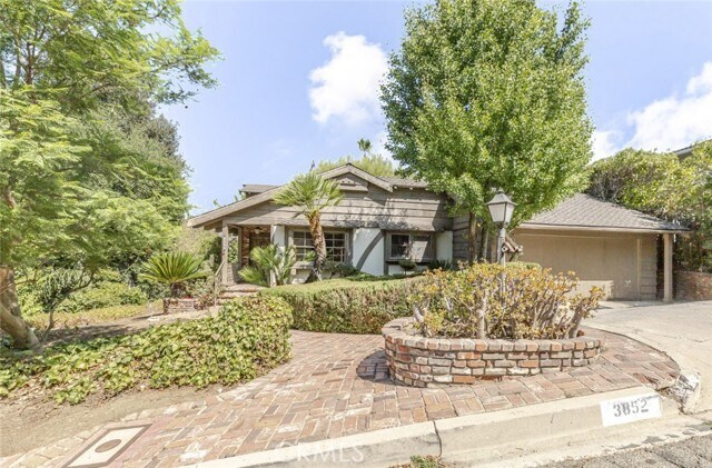 Building Photo - 3853 Eureka Dr