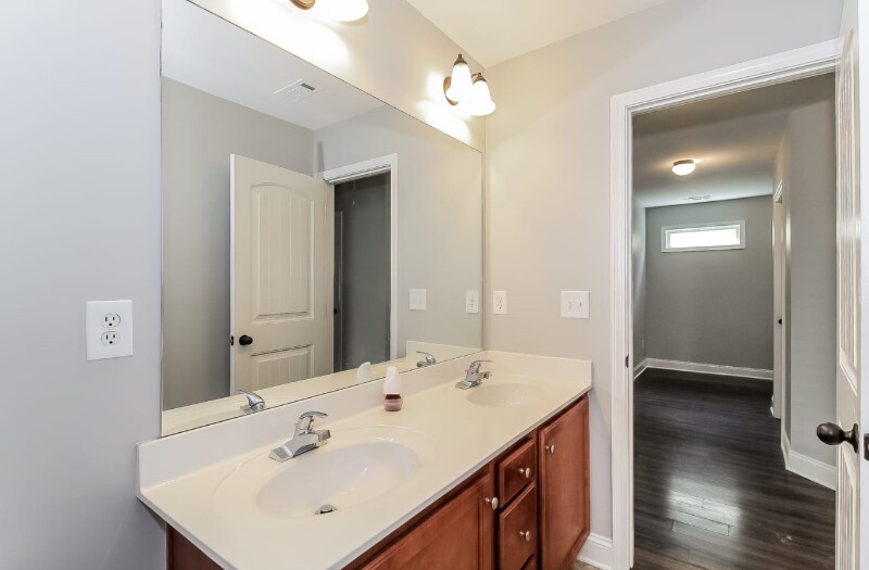 Building Photo - 368 Ashley Way