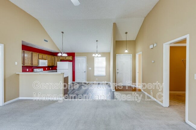 Building Photo - 1418 Owasa Trail