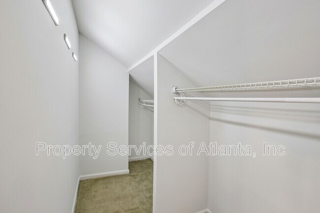 Building Photo - 1649 Beecher St SW