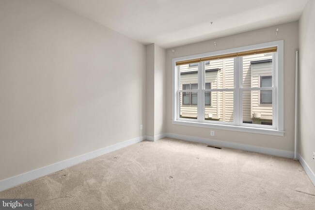 Building Photo - 10413 Fernwood Rd