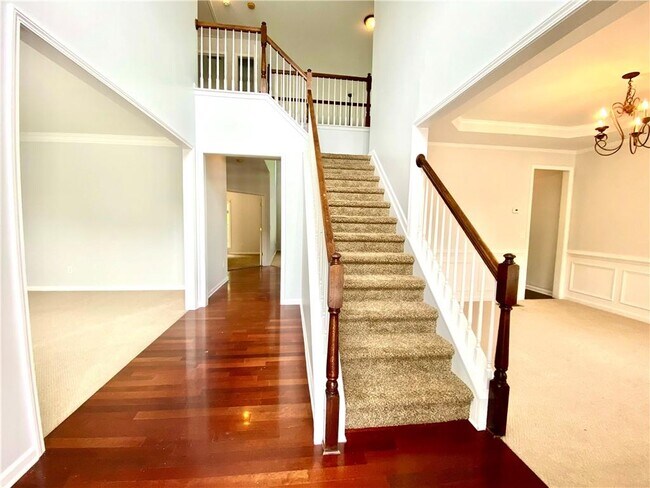 Building Photo - 6405 Knighted Ct