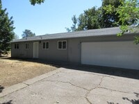 Building Photo - Single Story Home Next to Park