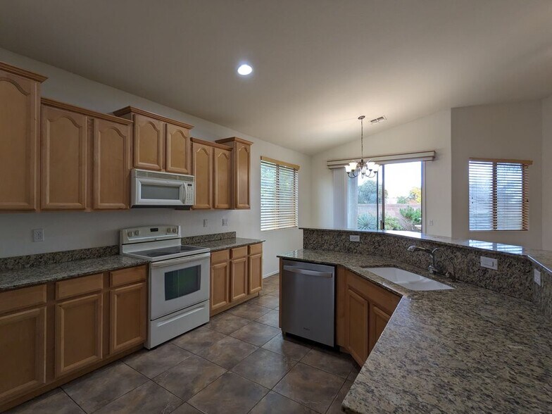 Building Photo - 17955 N 168th Ln