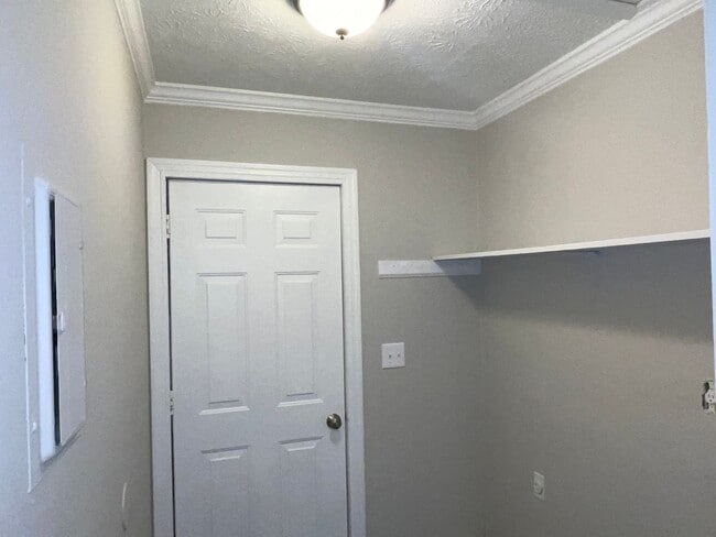 Building Photo - 8759 Embrey Dr