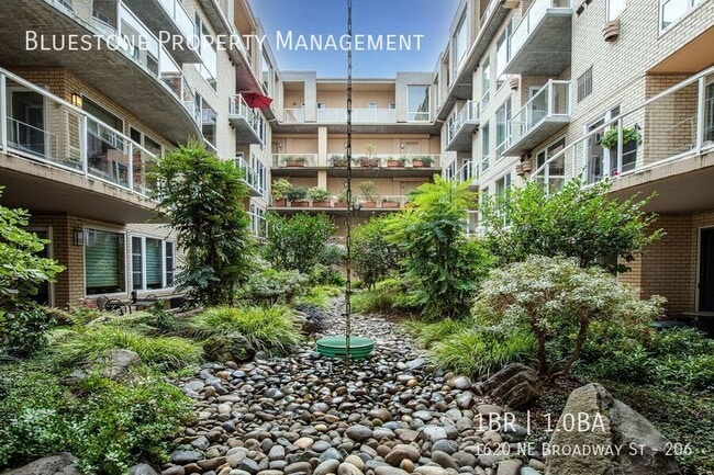 Building Photo - 1620 NE Broadway