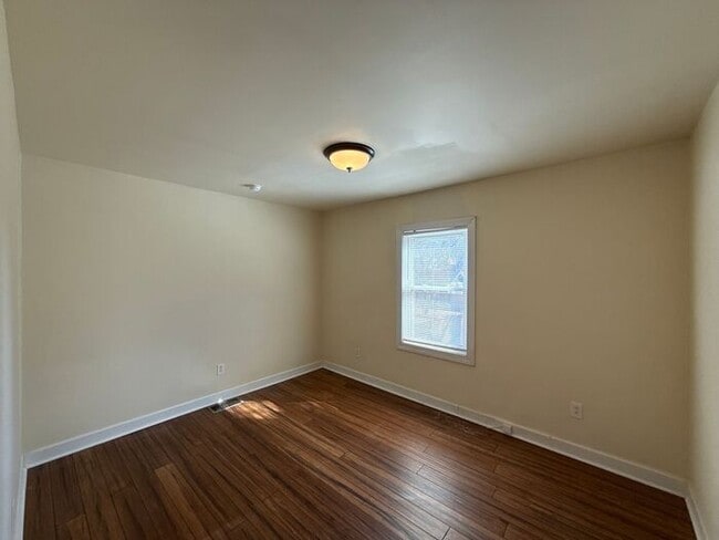 Building Photo - T.R. Lawing Realty Property