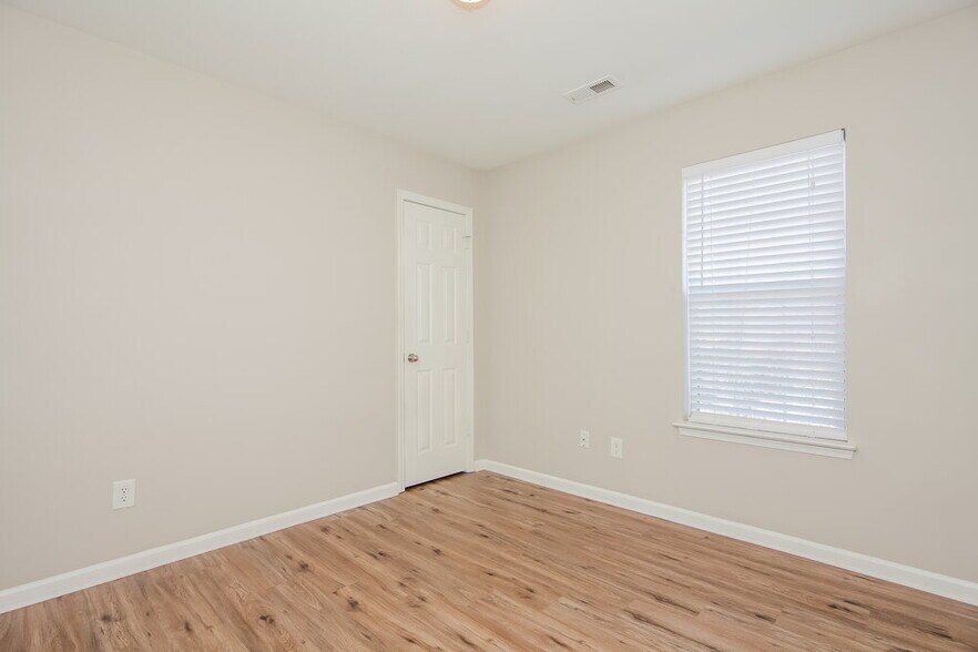 Building Photo - 1405 Braveheart Ln