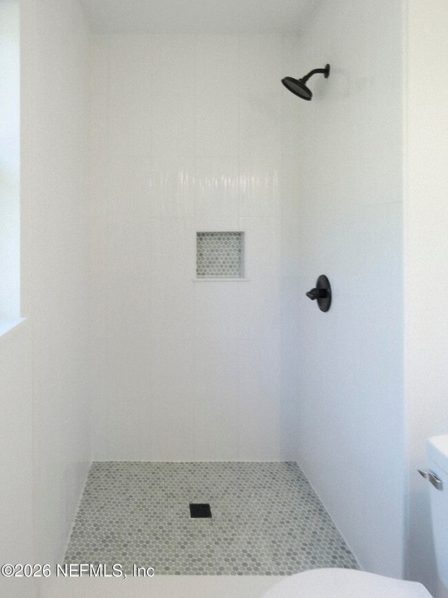 Building Photo - 43 Saratoga Cir N