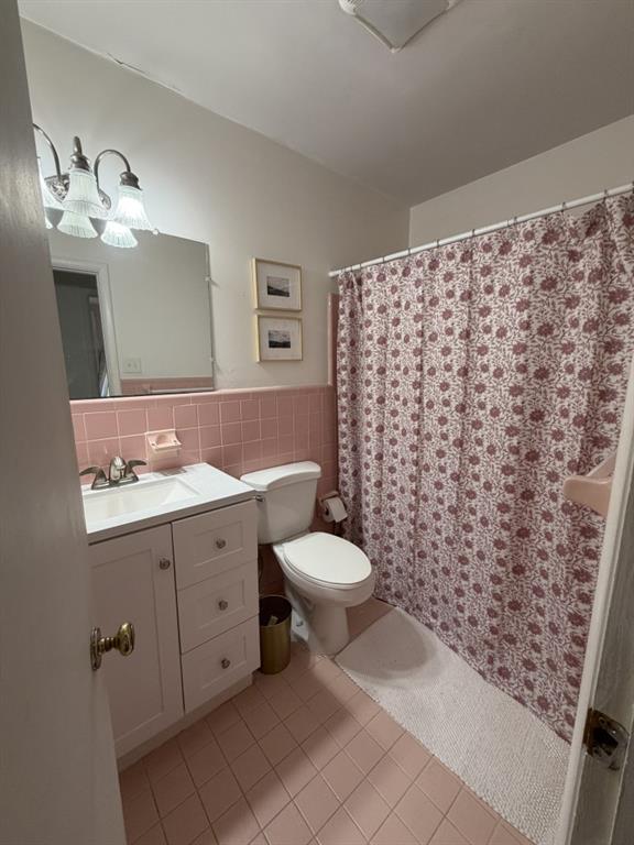 Building Photo - 2000 Fairway Cir NE