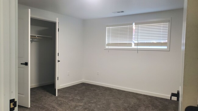 Building Photo - Olive Place Unit A & B ready for move in o...