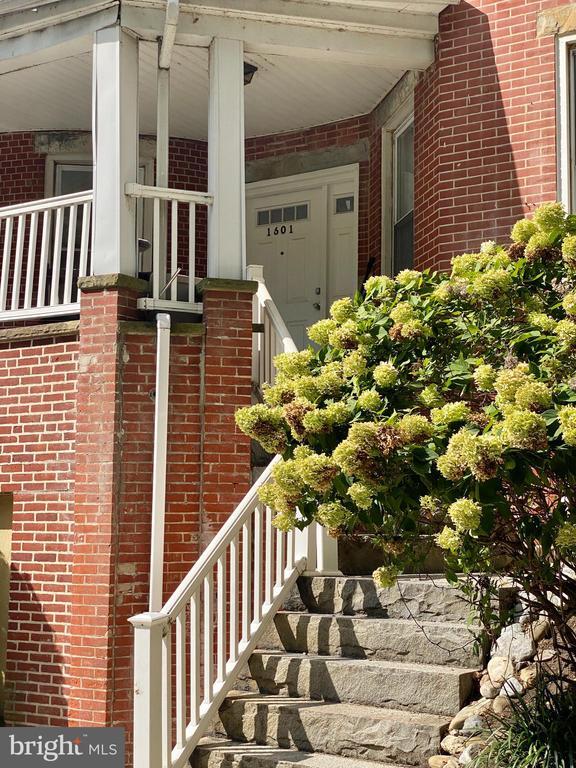 Primary Photo - 1601 West St