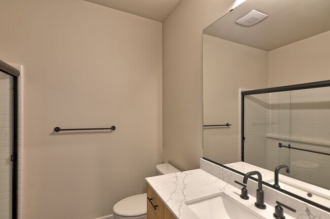 Building Photo - Brand New Luxury Townhomes