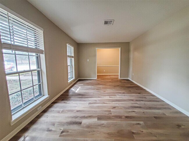 Building Photo - 28903 Twisted Oak Dr