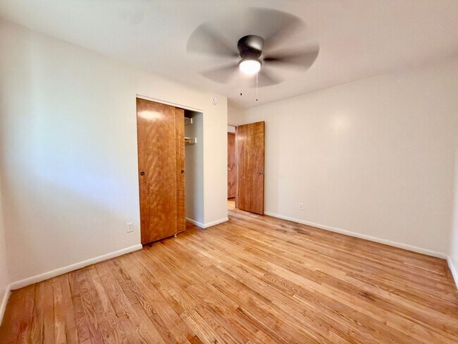 Building Photo - 7860 Sequoia Ct