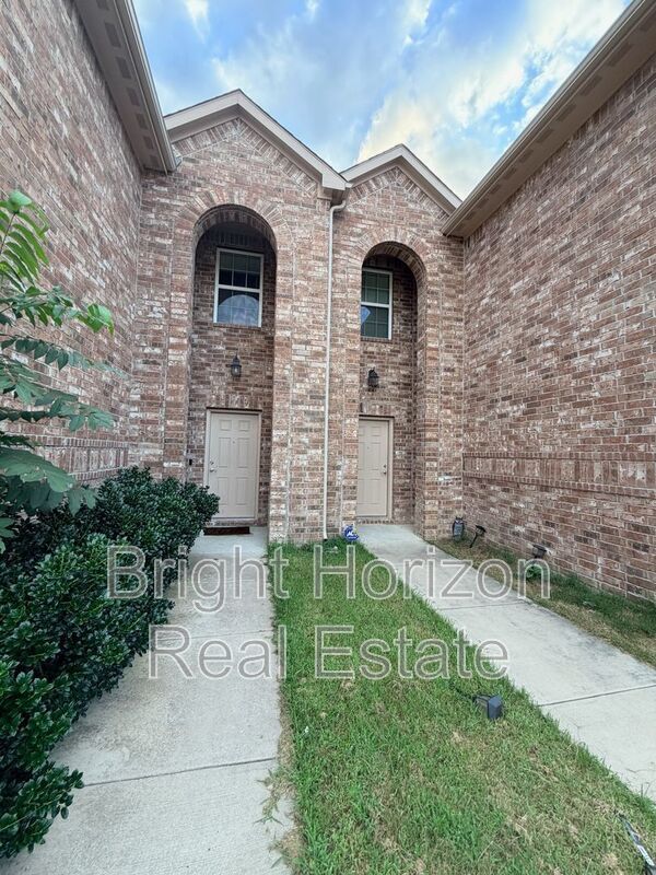 Building Photo - 449 Woodgrove Dr