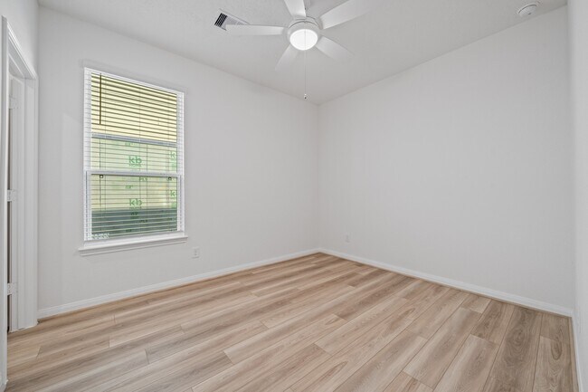 Building Photo - 15719 Autumn Chicory Dr