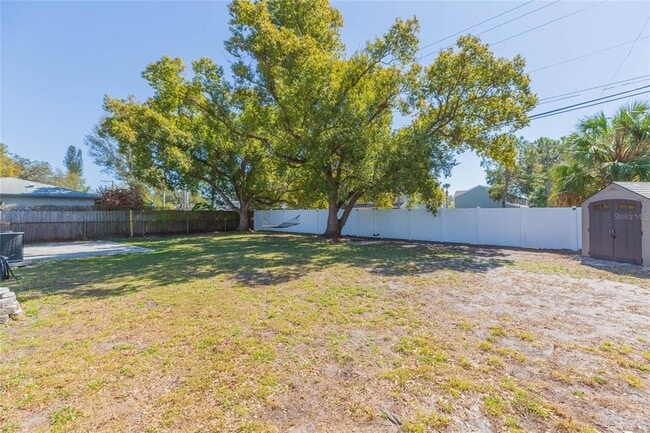 Building Photo - 2307 Lincoln Ct