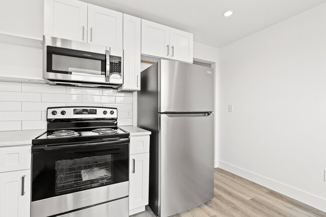 Building Photo - Eleven8 Apartments