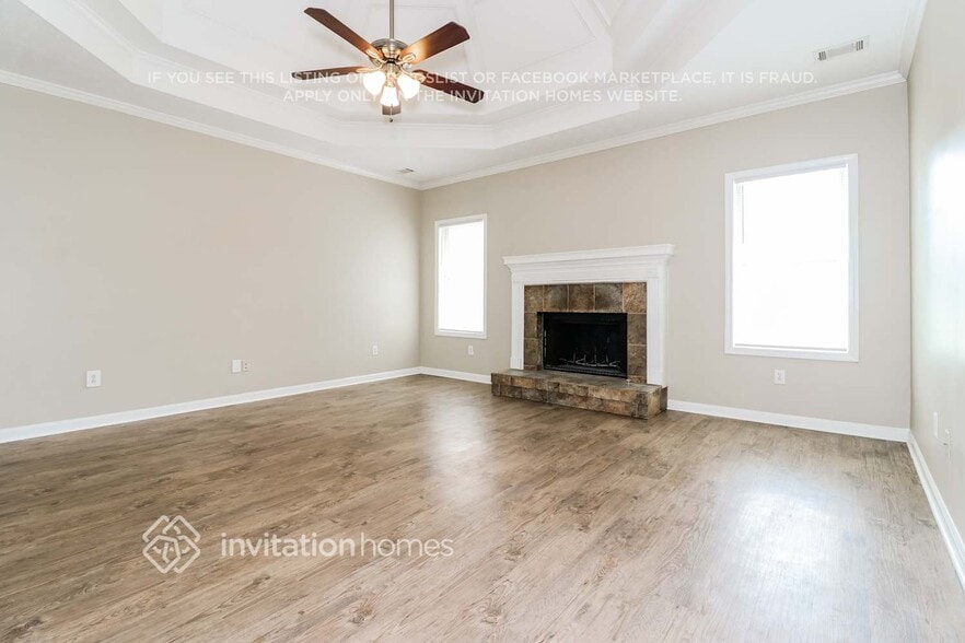 Building Photo - 717 Thornapple Trail SW