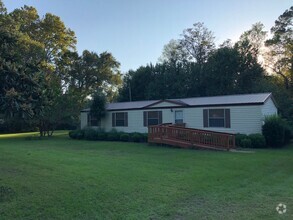 Building Photo - THREE BEDROOM, TWO BATH DOUBLEWIDE