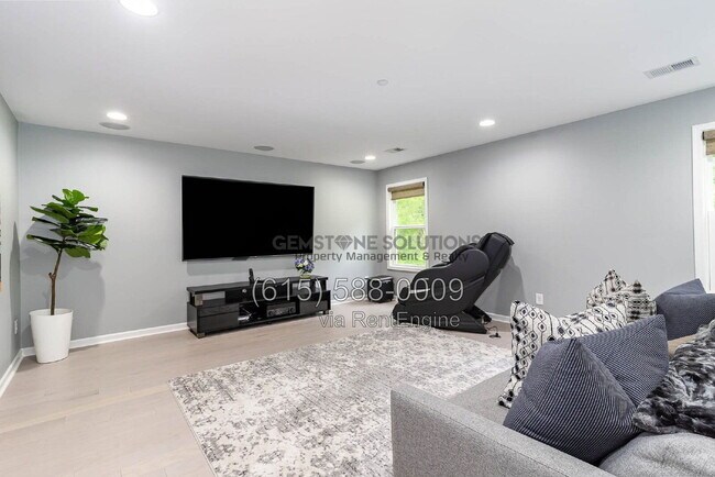 Building Photo - 6343 Wildwood Dr