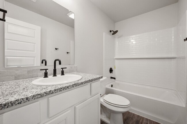 Building Photo - Pre-leasing for July in Bell Farms!