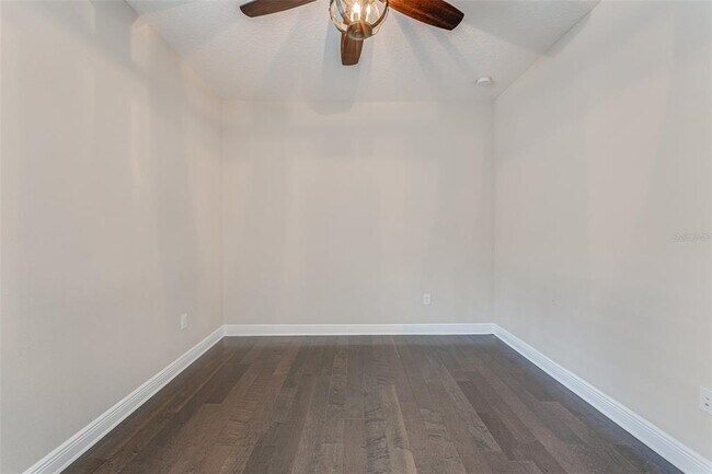 Building Photo - 213 S Westland Ave