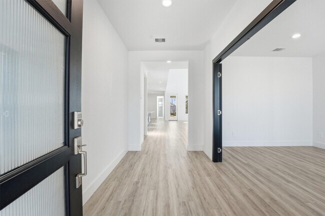 Building Photo - 13744 Rising Sun Ln