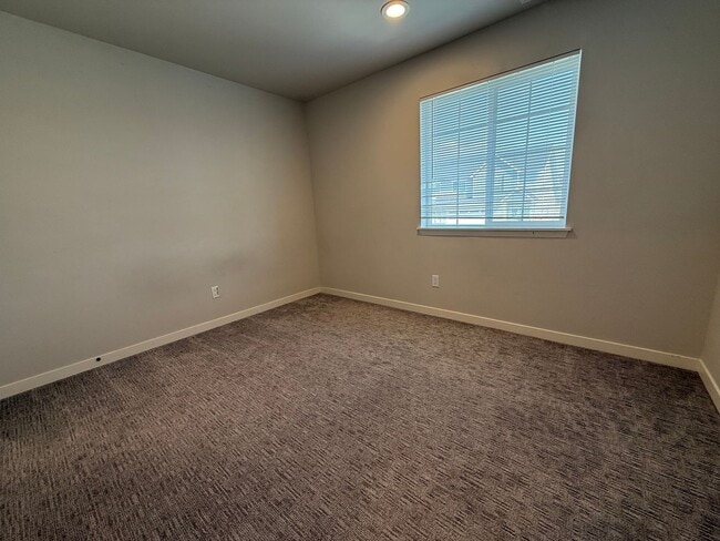 Building Photo - 7417 Saddlebrook Lp