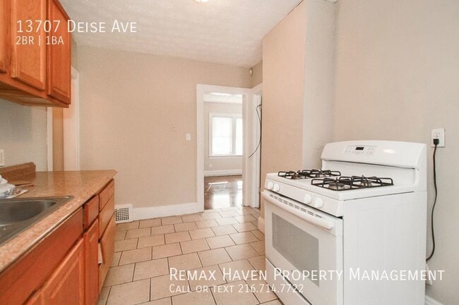 Building Photo - 13707 Deise Ave (UP) Cleveland, OH 44110? ...