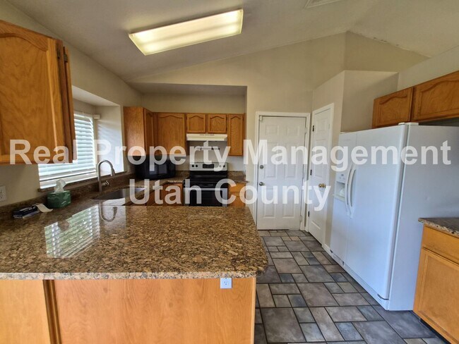 Building Photo - Great Lehi Home