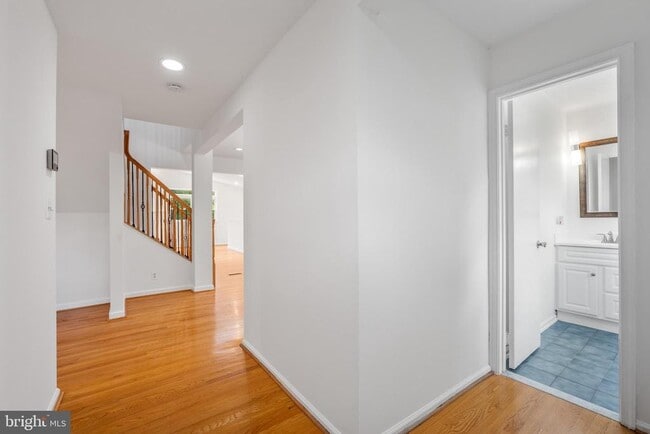 Building Photo - 13320 Scibilia Ct