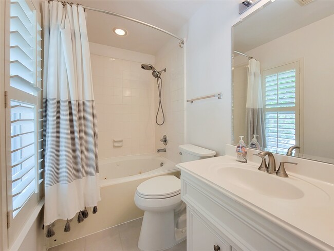 Building Photo - 75 Dennis St