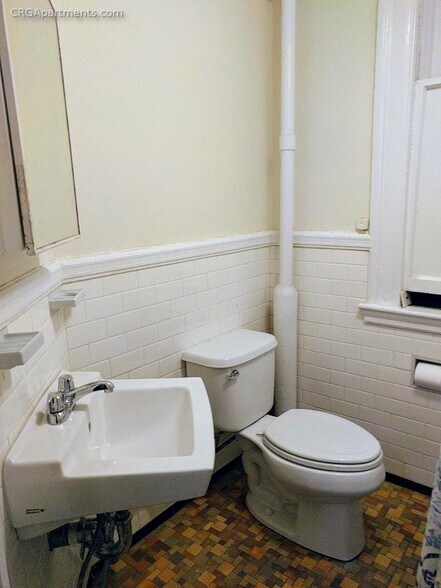 Building Photo - 880 Massachusetts Ave