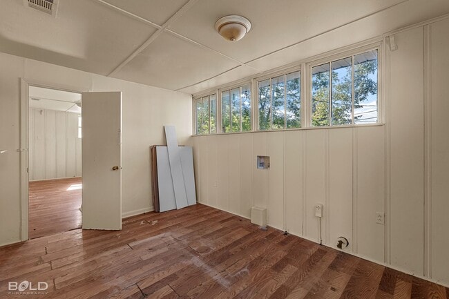 Building Photo - 2617 Waggoner Ave