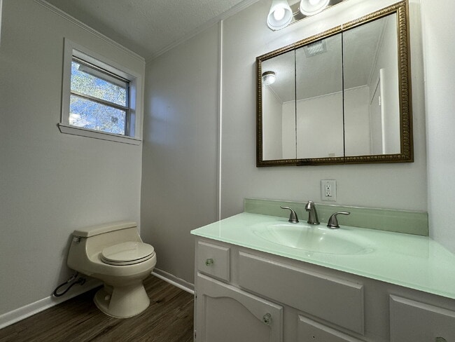 Building Photo - Effortless living at its finest in Conroe....