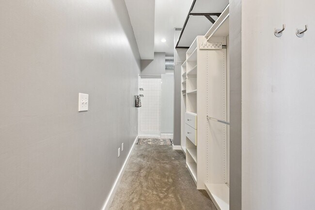 Building Photo - Condo In Artisan Lofts - Phoenix Midtown